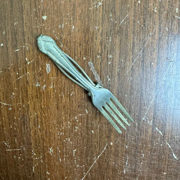 VINTAGE silver tone Silverware Fork Tie‎ Bar Clip - Picture 1 of 4